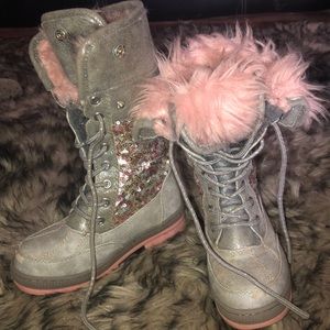 Justice furry rain boots *KID SIZE 13m*